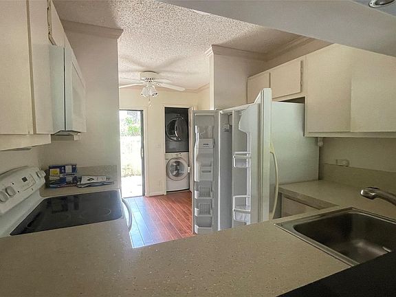 3rd image of 5539 Courtyard Drive #5539