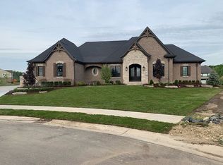 733 Hawkstone Ct, Oakland, MI 48363