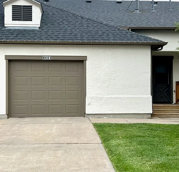 1316 Dakota Dr — Photo 1