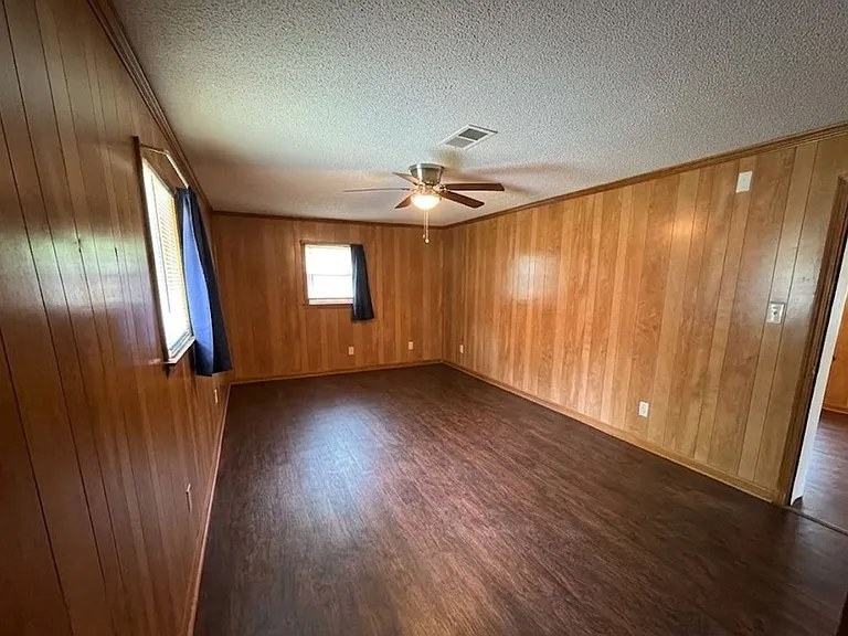1502 Rolling Hills Dr — Photo 12