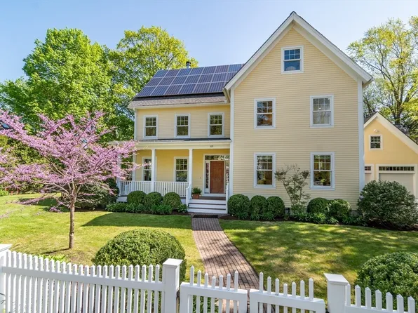 65 Kingsbury St, Wellesley, MA 02481