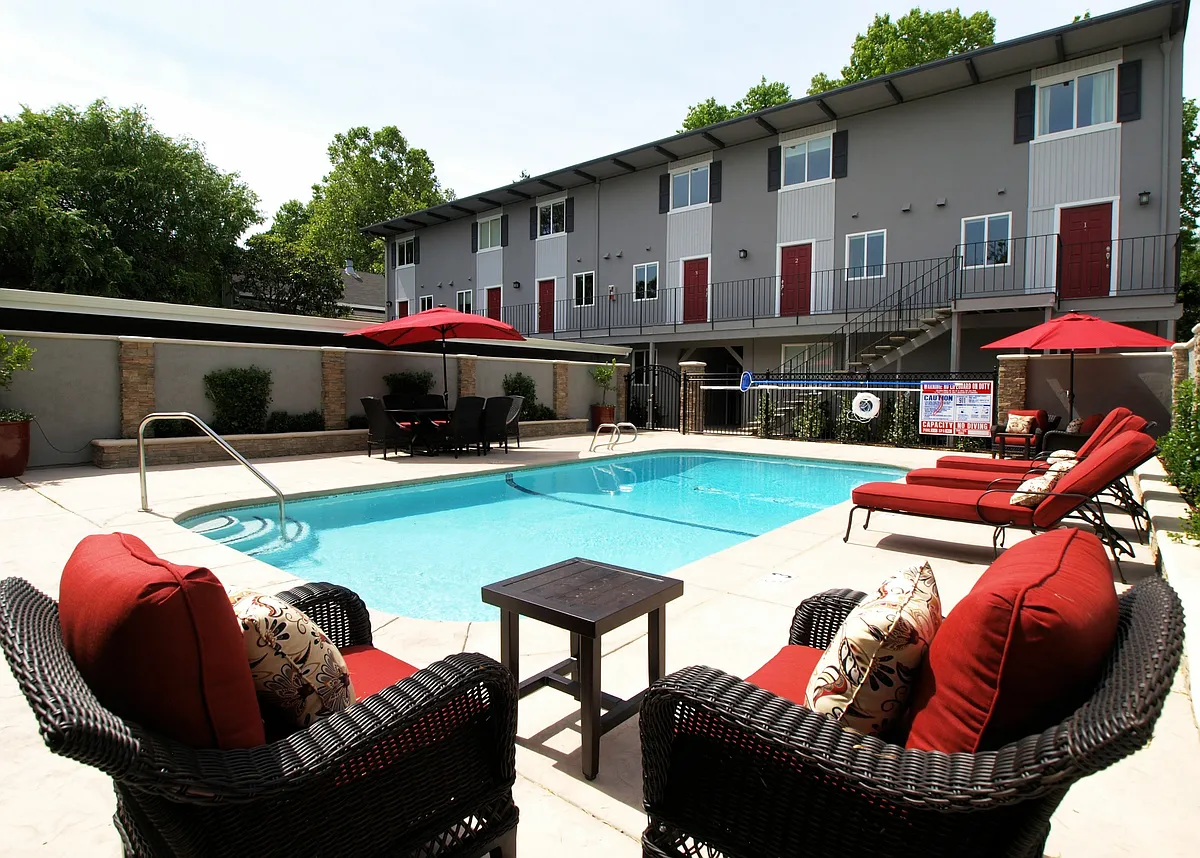 P13 Tam Pool - 35 Tamalpais Ave
