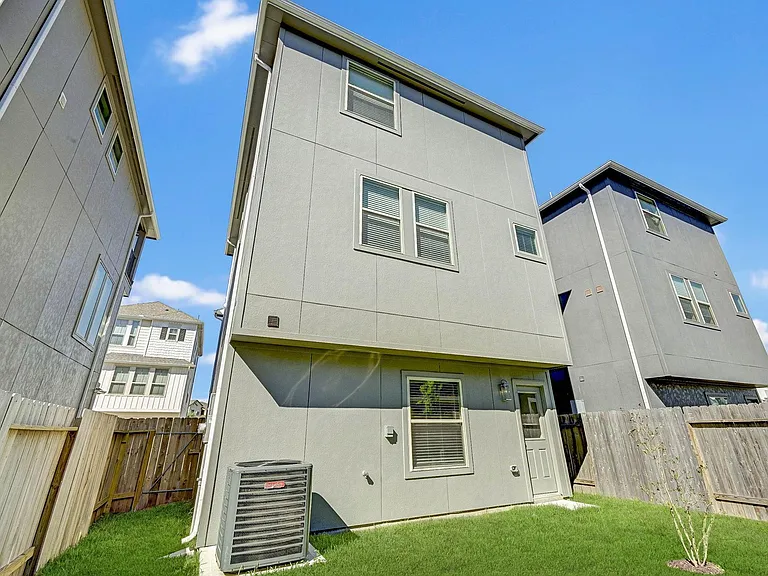 1918 Kirby Landing Dr — Photo 40