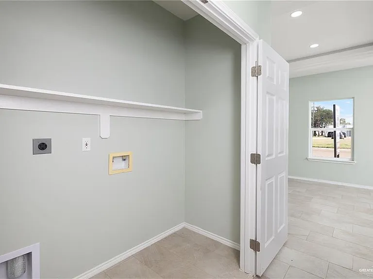 222 W Mahl St #1 — Photo 7