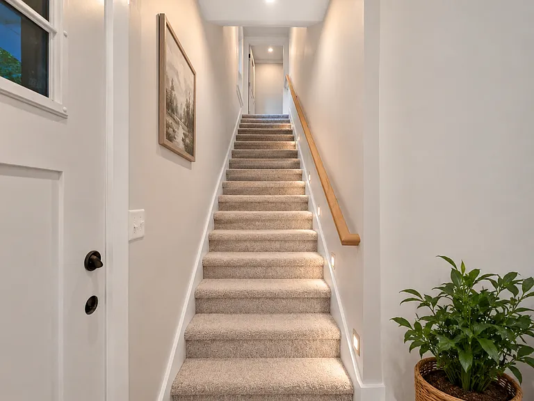 4' wide stairs to unit - easy to move in