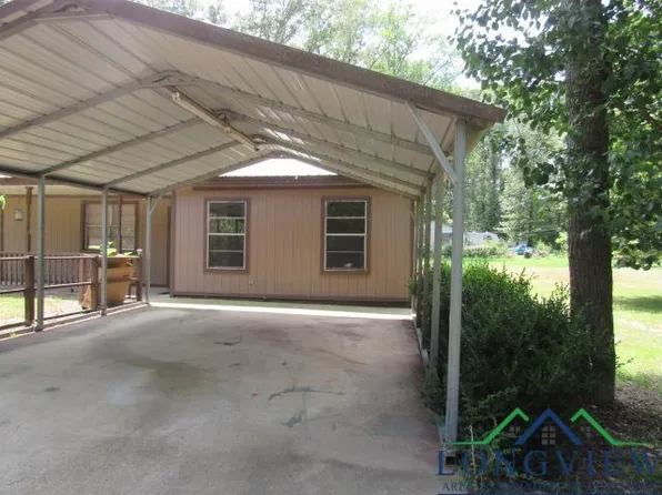 216 Fleetwood Dr, Ore City, TX 75683