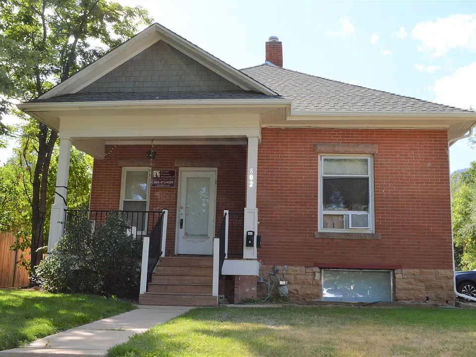 802 University Ave