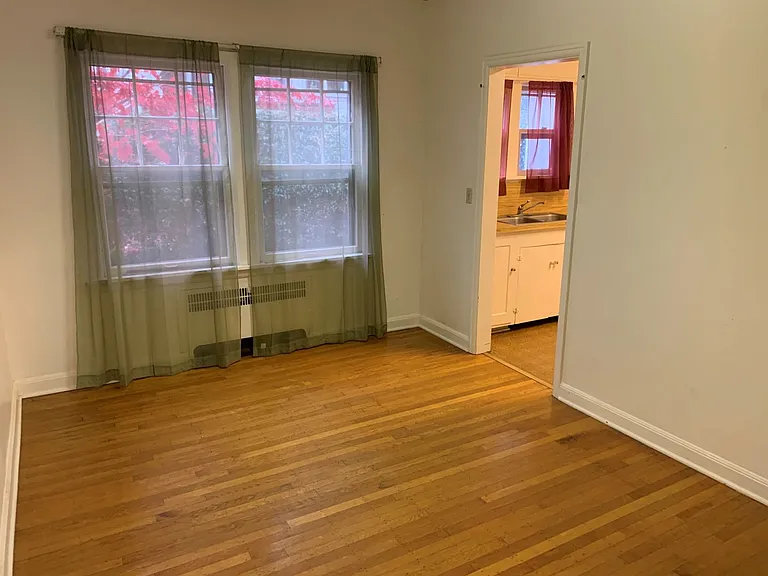 2111 NE 8th Ave — Photo 4