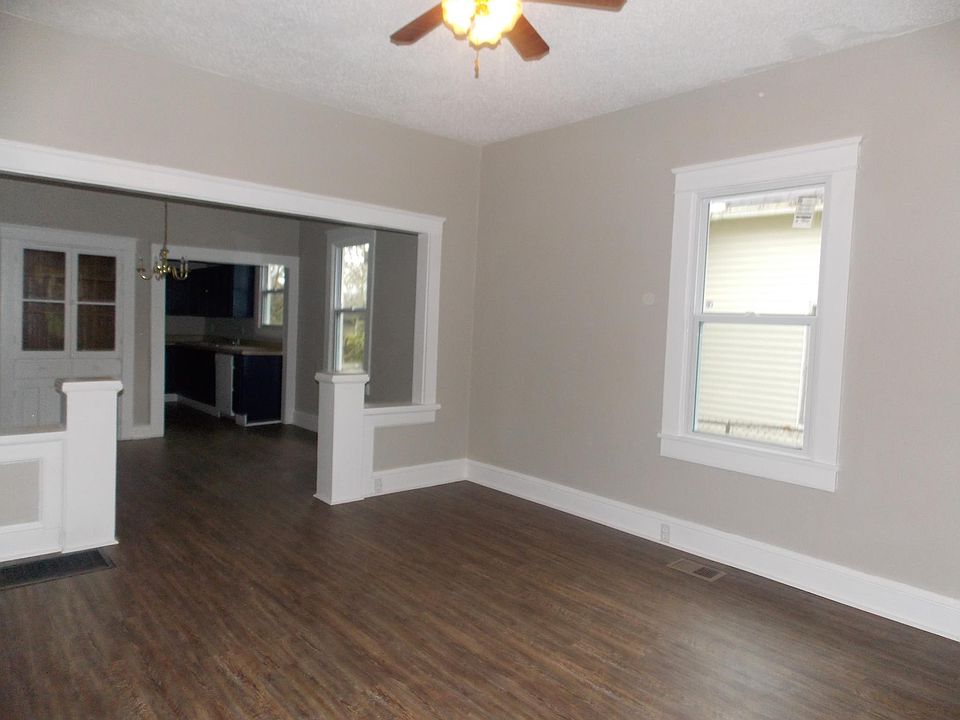 1st image of 120 E Springdale Ave