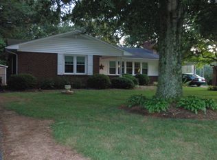 306 Old Hollow Rd, Winston Salem, NC 27105