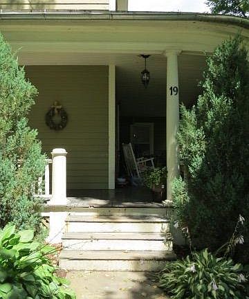 3rd image of 19 Maple St
