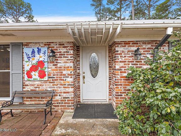 5th image of 489 Cheyenne Ln