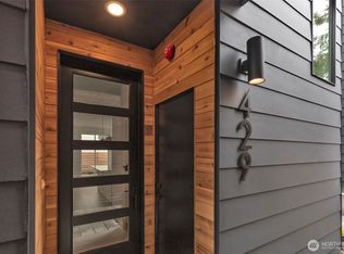 3040749-Lu, Seattle, WA 98112