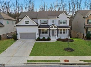 615 Henson Farm Dr, Loganville, GA