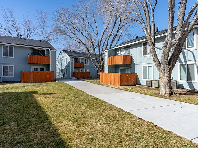 4606 Neil Rd #185 — Photo 24