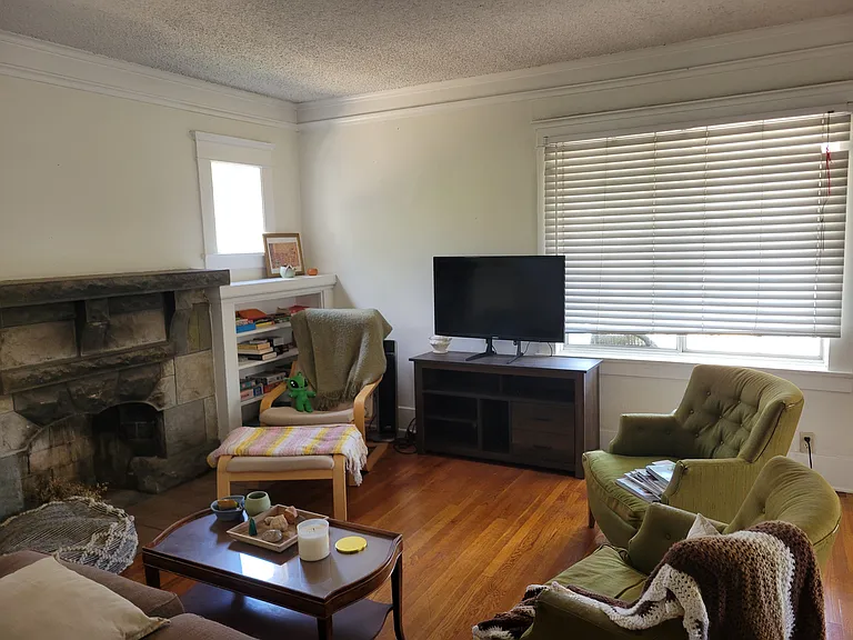 5201 N Maywood Ave — Photo 3