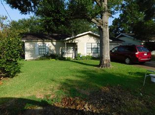 1032 Avenue E, Nederland, TX 77627