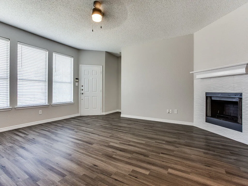 3 bed, 2.0 bath, 1248 sqft, $1,750 — Photo 2