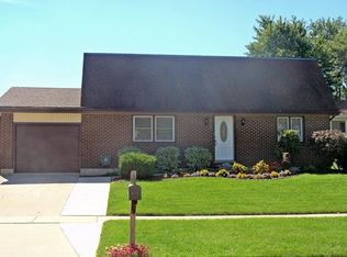 2705 Rosewood Ct, Woodridge, IL 60517