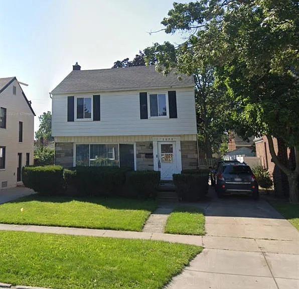 1079 Emmons Blvd — Photo 2