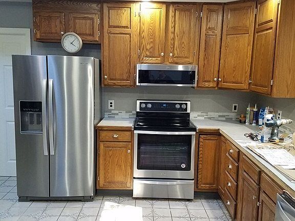 3rd image of 107 Kernwood Dr