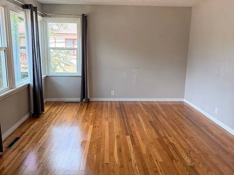 1403 Bunting Ave — Photo 3