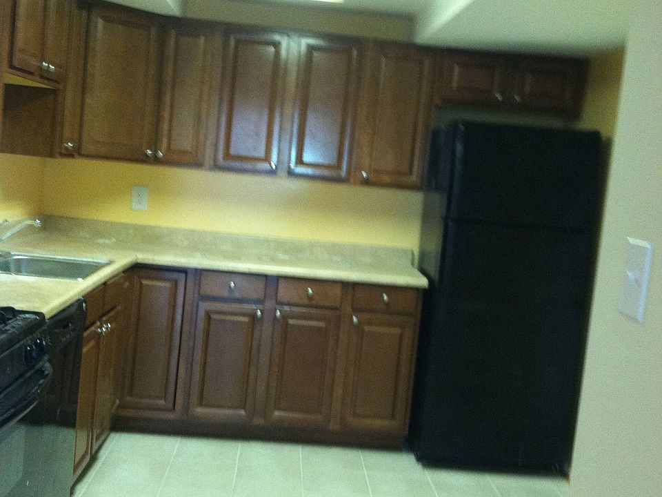 2nd image of 2334 Sun Valley Cir #1