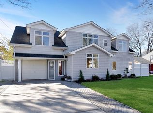 24 Quiet Ln, Levittown, NY 11756