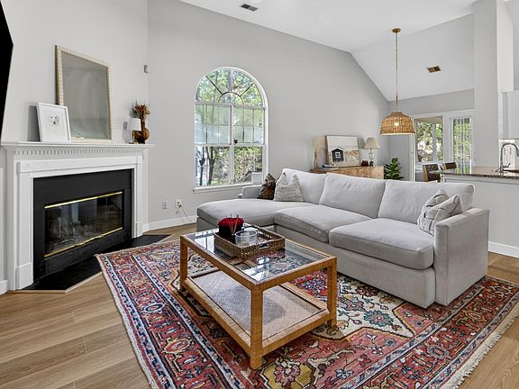 2nd image of 1174 Old Ivy Way