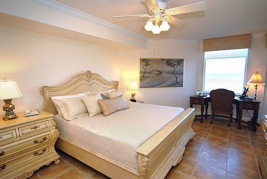 Master bedroom opens to lanai