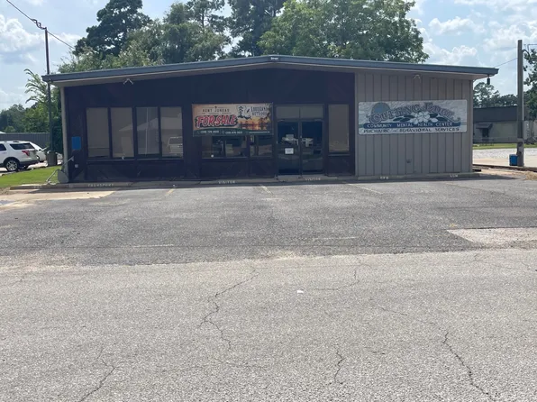 452 E Chestnut St, Marksville, LA 71351