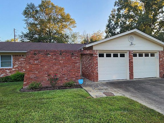 2nd image of 4303 Monroe Dr