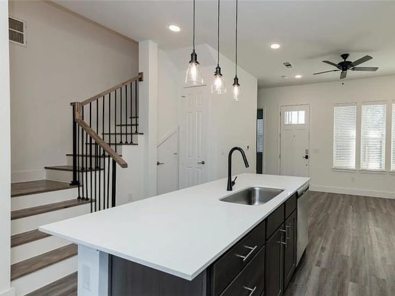5th image of 2536 Alister Ln