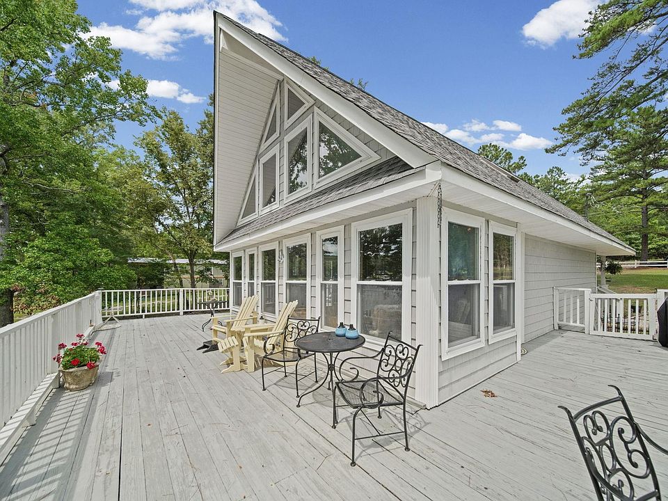 1st image of 1903 Lakeshore Rd