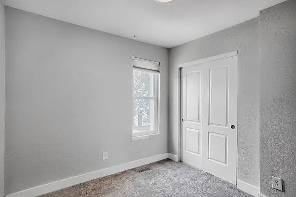 1725 E 35th Ave — Photo 16