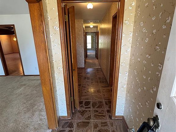 2nd image of 3640 Sunvalley Dr