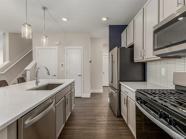 2563 W 69th Pl — Photo 9