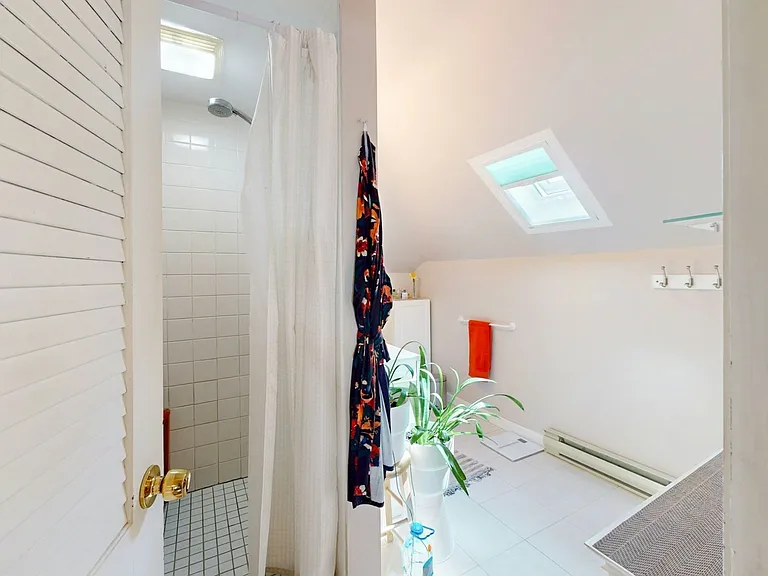 8 Douglas Ave #2 — Photo 9