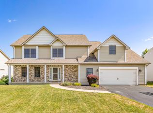 907 Autumn Ridge Rd, Sandwich, IL 60548