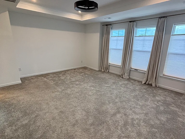 10312 Guardian Dr — Photo 35