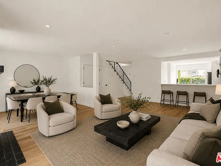 2020 Delaware Ave #7 — Photo 3