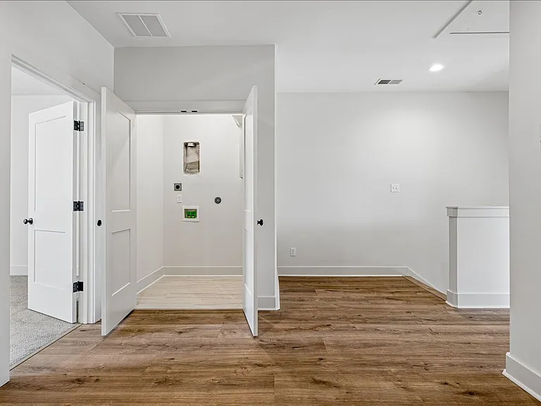 5496 End Village Dr E — Photo 17