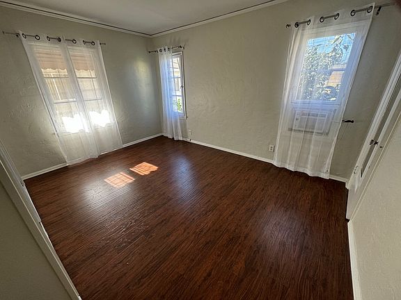 5th image of 1115 S Sherbourne Dr #1117