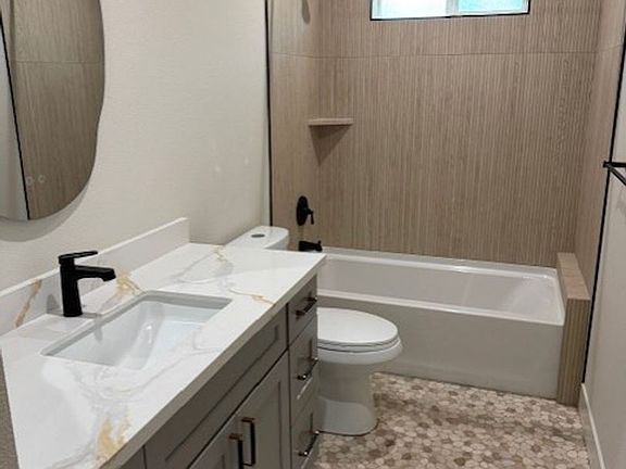 4th image of 6812 Lincoln Oaks Dr