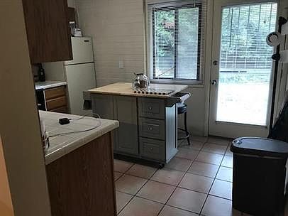 3rd image of 599 N Darwin St #6