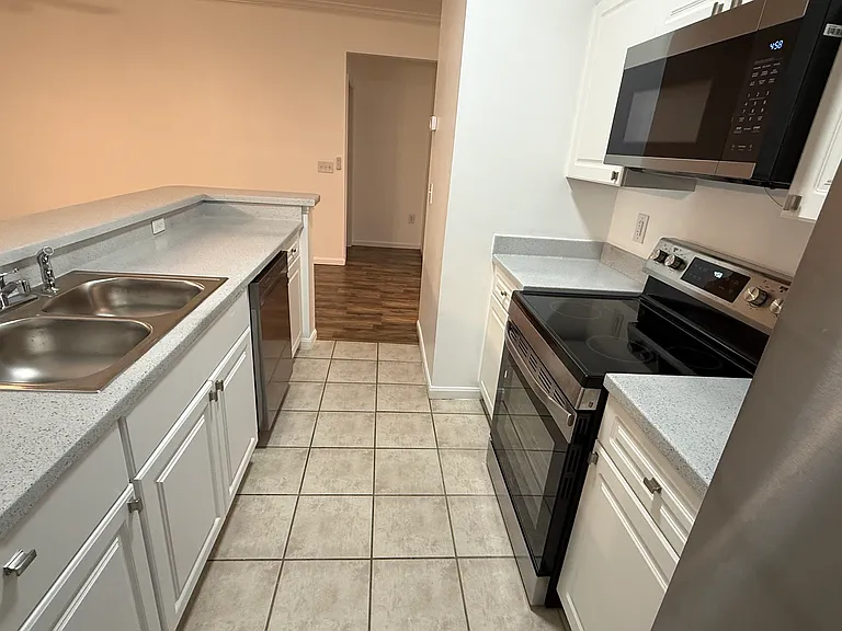 729 Celebration Ave #729 — Photo 6