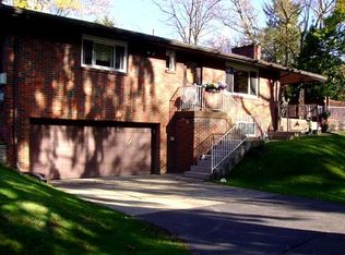 105 Twin Oaks Dr, Pittsburgh, PA 15237