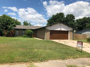 806 Ridgeway Dr, Yukon, OK 73099