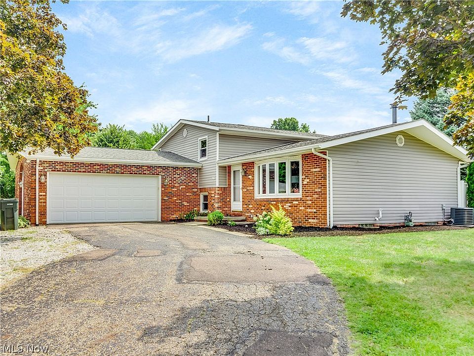 1st image of 908 Richards Dr