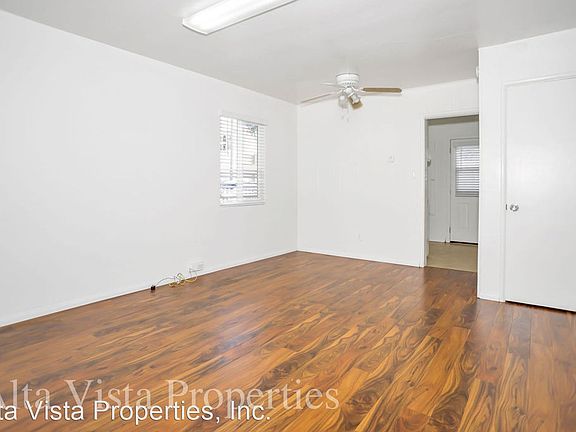 5th image of 2009 Diamond St